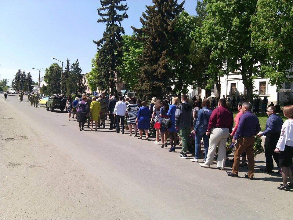 Добровольці охороняють святкову ходу на Луганщині