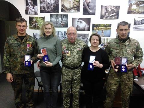 У Київському осередку ДІЇ бійці та волонтери УДА отримали нагороди